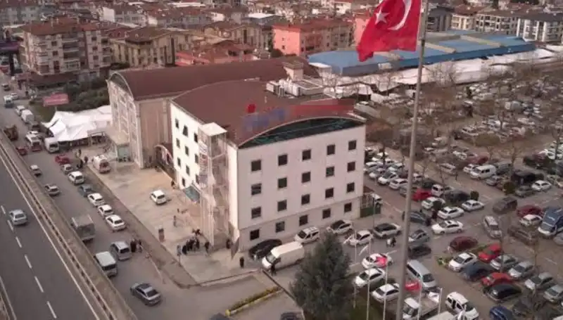 Konya'daki Özel Hastaneye Deprem Mührü! "Perde Betonları Kestiler" İddiası