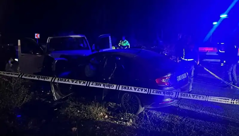 Ankara'da Ters Şeritte Giden Minibüs Çarpıştı: 1 Ölü, 8 Yaralı