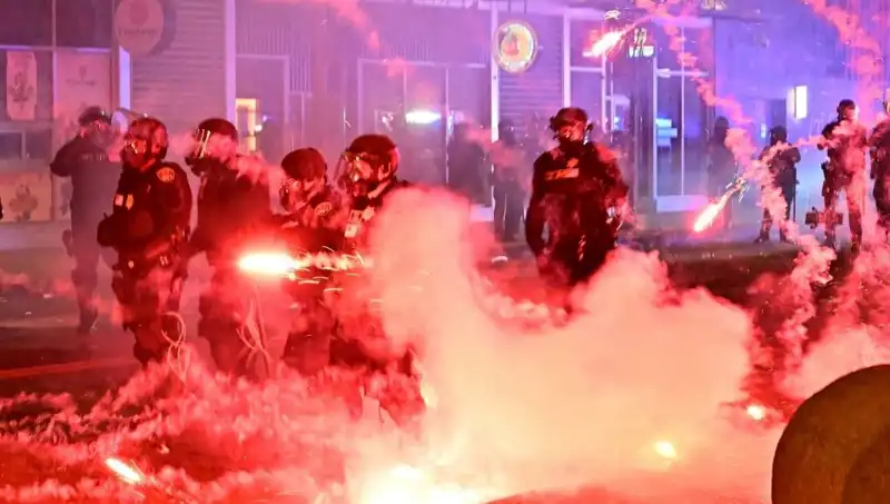 Los Angeles'taki Protestolar Büyüyor: ABD Genelinde İsyan Atmosferi