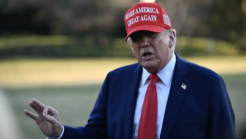 Trump'ın Kendisine Özlem Dolu Övgüleri: Savaşın Eşiğinden Dönüş!