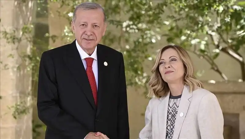 İstanbul'da Akdeniz Zirvesi: Erdoğan İtalya ve Libya Başbakanları ile Bir Araya Geliyor