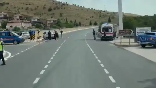 Elazığ'da Trafik Kazası: İki Otomobil Çarpıştı, Yaralılar Hastaneye Sevk Edildi