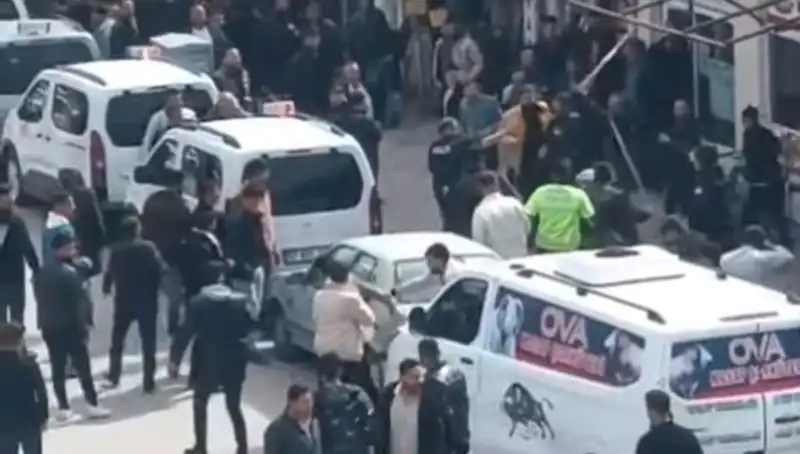 Erciş’te Taşlı Sopalı Kavga: Olayın Ardından 7 Gözaltı İşlemi!