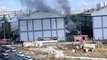 Başakşehir'de Sanayi Sitesinde Büyük Yangın: Yangının Sebebi ve Sonrası