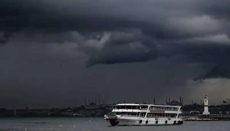 İstanbul ve Çevresinde Etkili Sağanak Yağış Uyarısı: Hazırlıklı Olun!