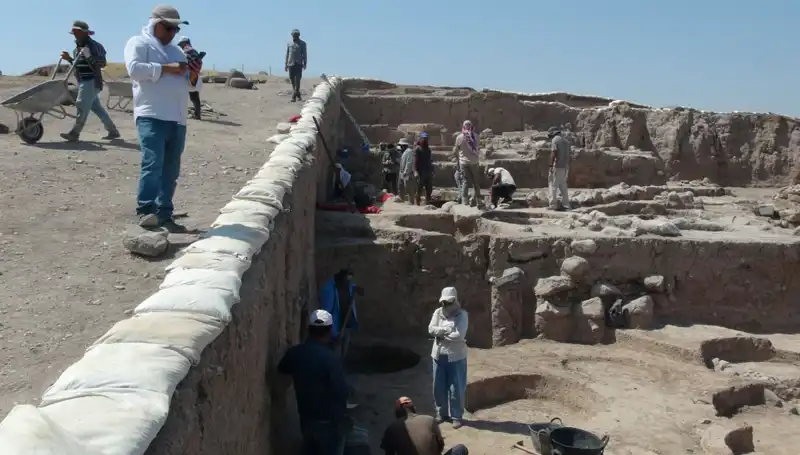 Kilis'in Oylum Höyük'ünde Kazılar Sıcak Havalara Rağmen Devam Ediyor
