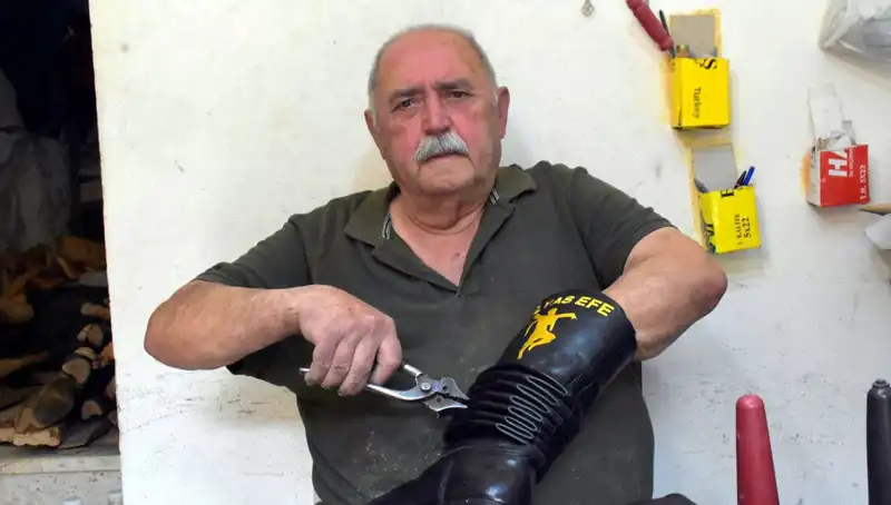 Kale Çatısı'nın Ustası Tireli Hasan ile 64 Yıllık Zanaat Yolculuğu