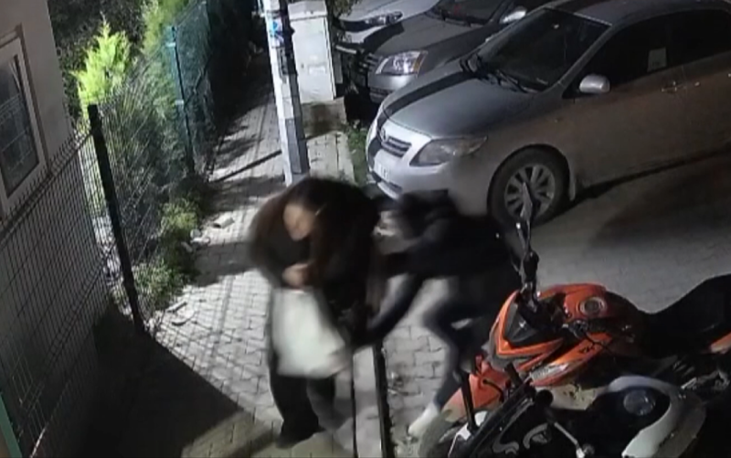 İzmir'de Eski Sevgili Cinayetinde Son Dakika: Genç Kadın Hayat Mücadelesini Kaybetti