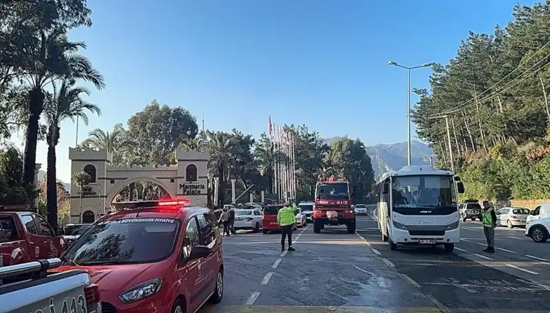 Muğla'da Lüks Otelde Yangın! Tatilciler Panik İçinde Kaçıştı