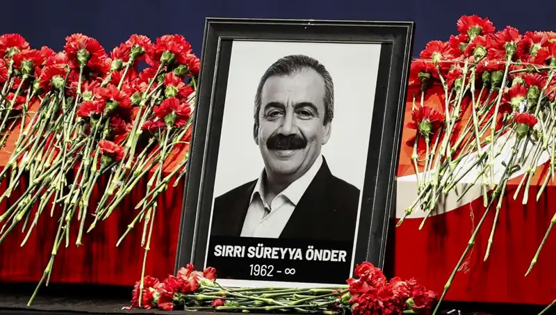Meclis’teki Sırrı Süreyya Önder Anması: Bir Vefa Gösterisi