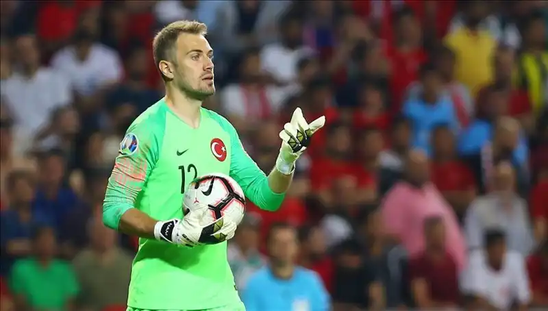 Mert Günok'tan Futbolseverlere Şok Açıklama: Emeklilik Yaşı Belli Oldu!