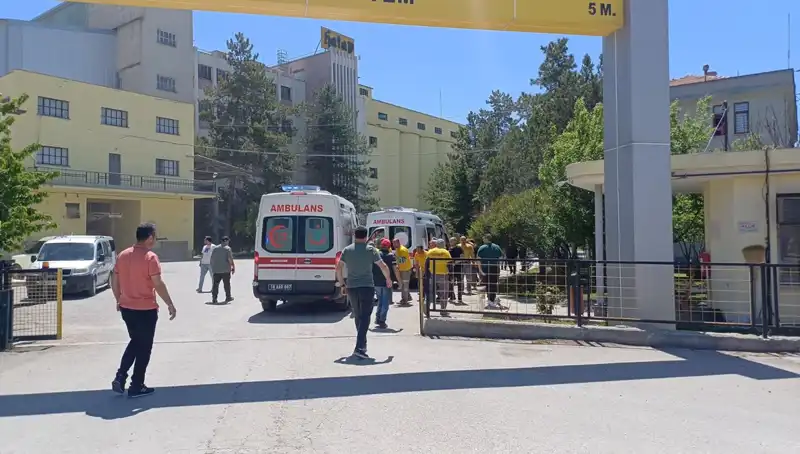 Çorum’da Un Fabrikasında Korkunç Patlama: 10 Yaralı İçin Acil Tedavi Başlatıldı