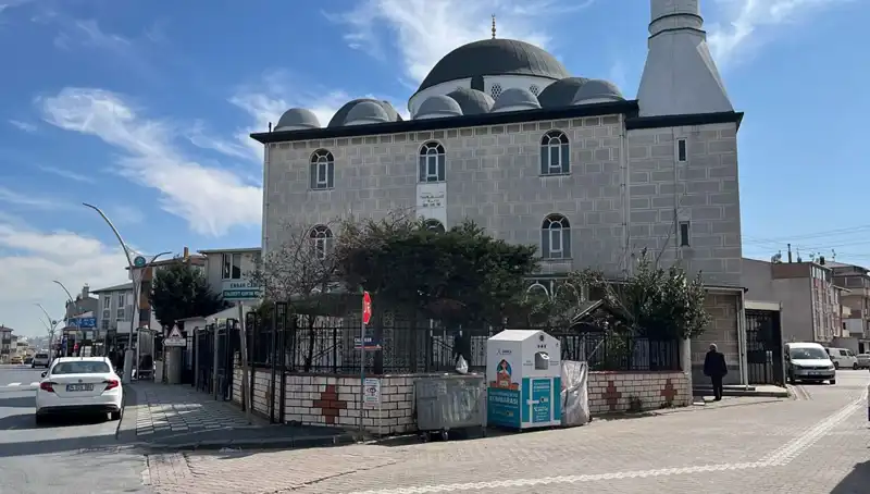 Cami Tuvaletinde Bulunan Ceset Şehri Korkuttu: Gizemli Olayın Perdesi Aralanıyor