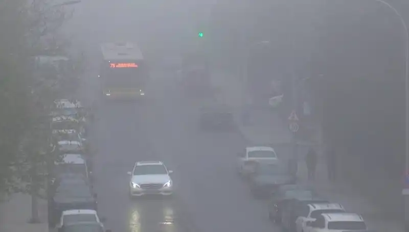İstanbul'da Sis Etkisi: Görüş Mesafesi Düşüyor, Yollar Tehlikeli Hale Gelebilir