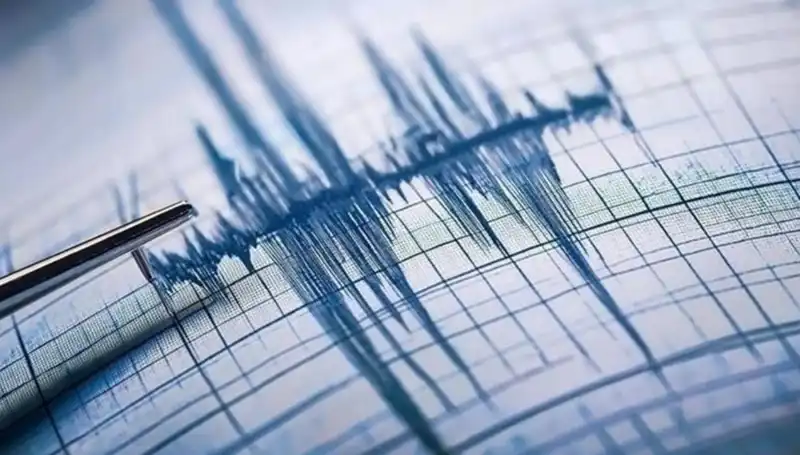 Antalya'da Beklenmedik Deprem: 3,8 Büyüklüğünde Şok Etkisi Yarattı