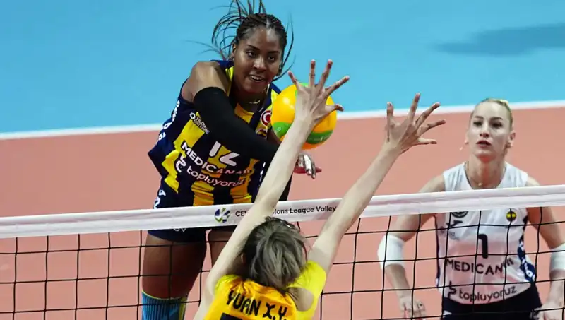 Avrupa'da Türk Derbisi: Fenerbahçe VakıfBank'ı Rüzgar Gibi Geçti
