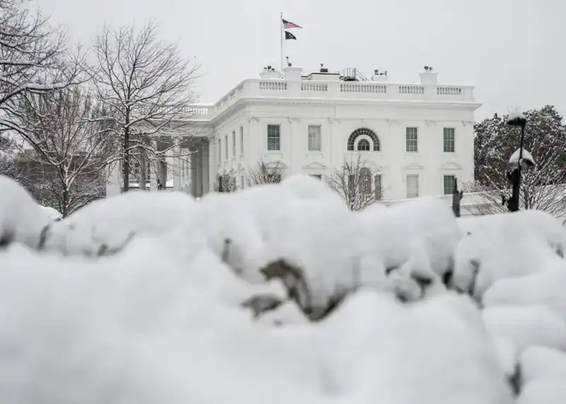 Kar Fırtınası Alarmı: Washington'da Acil Durum İlan Edildi!