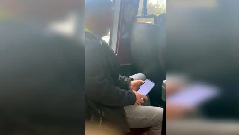 Minibüste Genç Kızı Taciz Eden Şüpheli, Hızla Yakalandı: Olayın Ayrıntıları