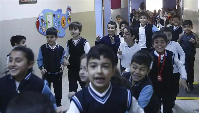 2025 Okul Açılış Tarihi: Öğrencileri Bekleyen Tatil ve Dönem Programı