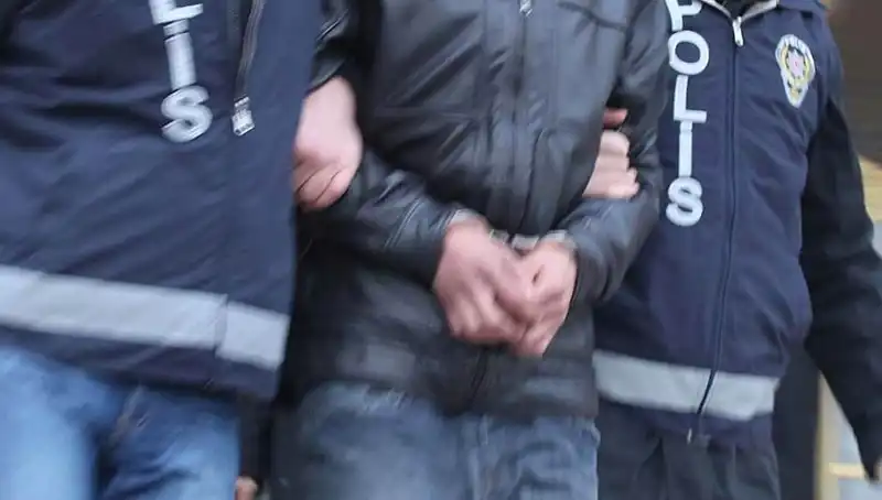 Konya'da Dolandırıcılık Şebekesine Baskın: 13 Gözaltı ve Tutuklama!