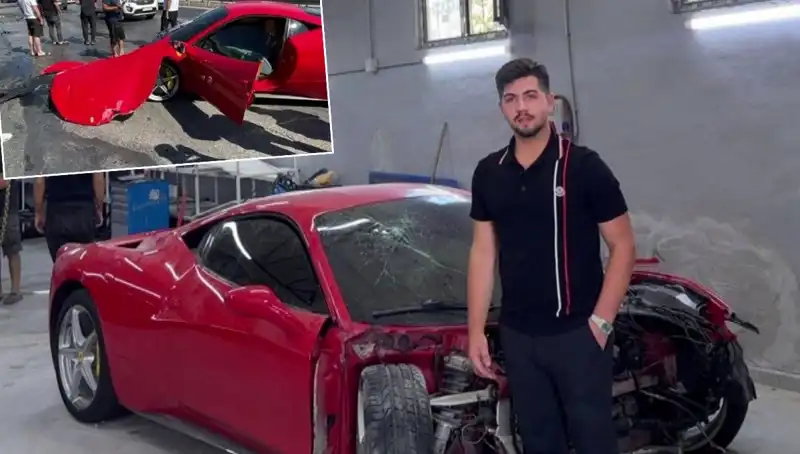 15 Milyonluk Ferrari'nin Sahibi, Arabasını Binemeden Hurdaya Döndürdü