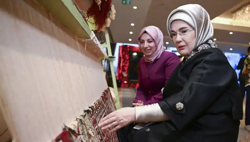 Emine Erdoğan'ın Özel Halısı Açık Artırmada Satıldı: Gelir Depremzedelere!