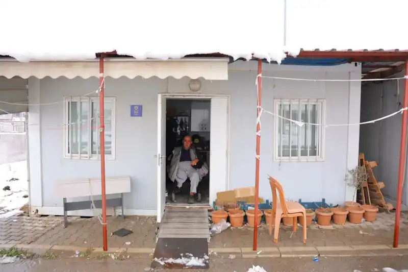 Depremin Üstesinden Gelen Kahraman: Kolunu ve Bacağını Kaybetti Ama Hayata Tutundu