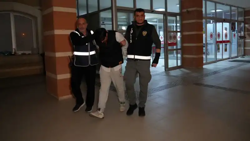 Hamile Eşini Öldüren Koca, 10 Gün Cesetle Yaşayıp Tutuklandı