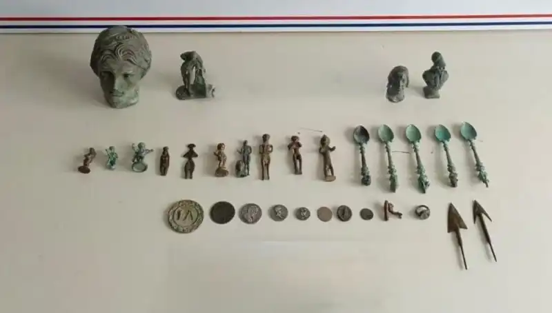 Antik Roma Dönemine Ait Eşsiz Tarihi Eserler Ankara'da Ele Geçirildi!