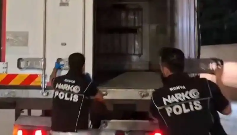 Konya'da Uyuşturucu Operasyonları: Dört Şüpheli Ele Geçirildi!,