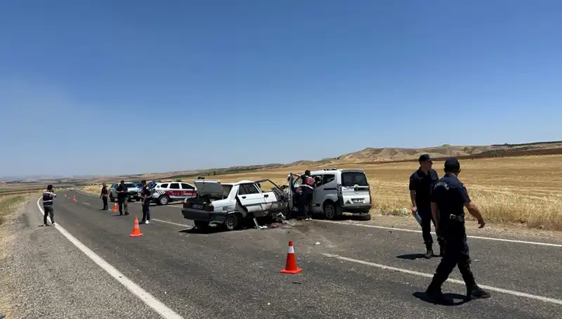 Adıyaman'da Feci Trafik Kazası: 4 Can Kaybı ve Birçok Yaralı