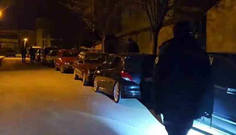 Park Halindeki Araçlara Çizgi Filmi Gibi Saldırı!