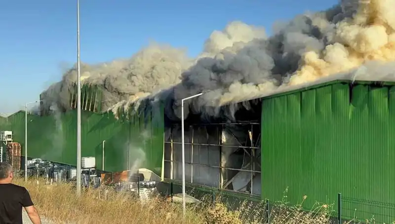 Balıkesir'deki Fabrika Yangınında İki Ölü, Soruşturmada Gözaltılar Var