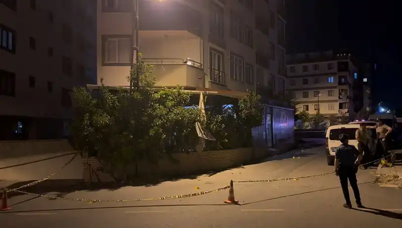 İstanbul’da Kafeye Silahlı Saldırı: Olay Yerinde Şok Anlar!