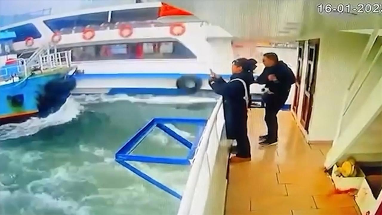 Haliç'te Tekne Kazası: İki Tekne Çarpıştı