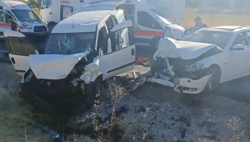 Nevşehir'de Feci Trafik Kazası: 14 Yaralı, Olayın Sebepleri Ne?