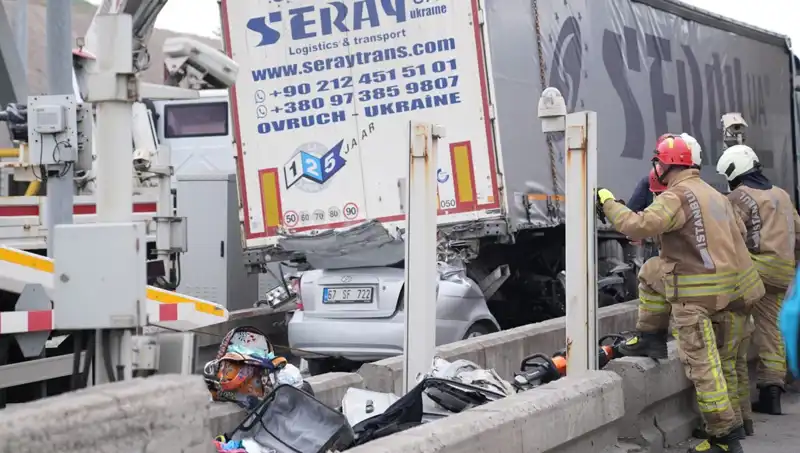 Bayram Tatilinde Yolda Dikkat Çeken 72 Trafik Kazası Ölümü!