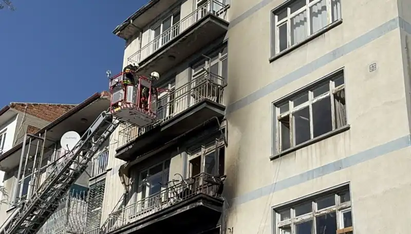 Konya'da 4 Katlı Bina Yangınında İki Çocuk Hayatını Kaybetti