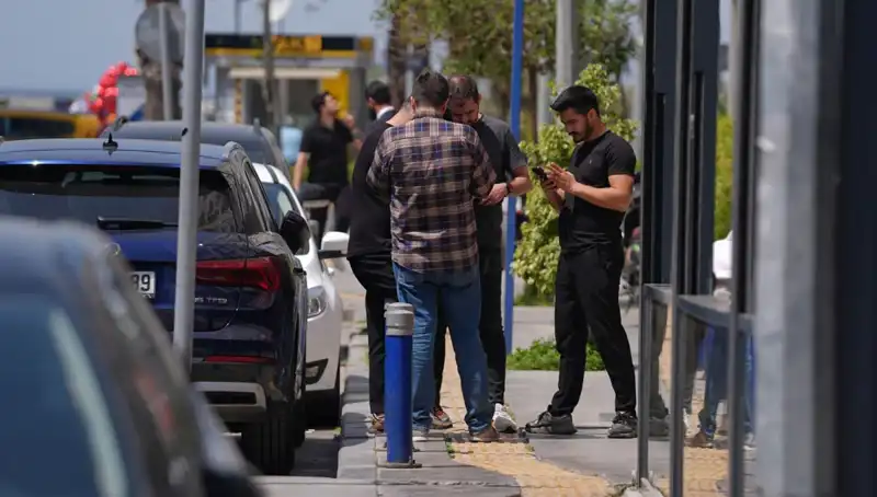 Deprem Panik Anları: Balkonlardan Atlayanlar Yaralandı