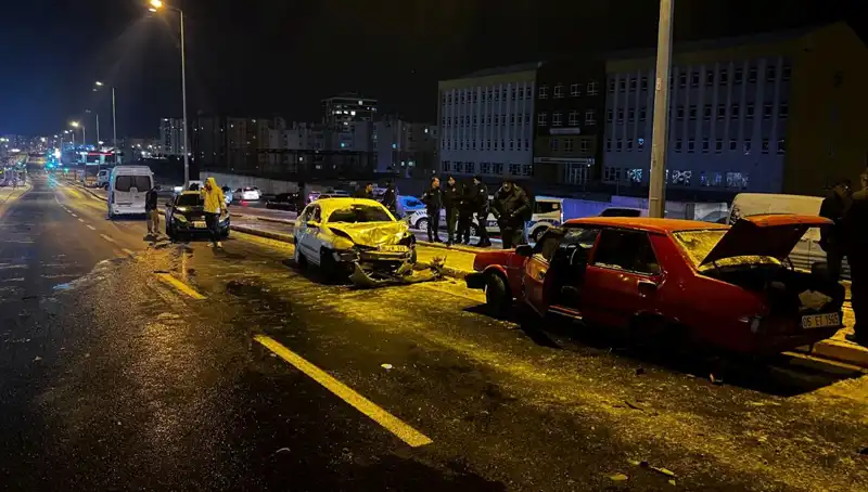 Kayseri'de 11 Araçlık Zincirleme Kaza: Korkutan Manzara!