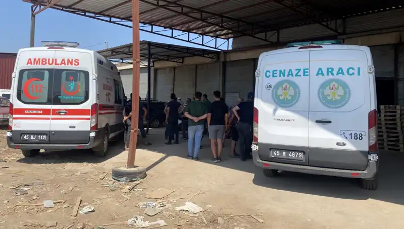 Marangozun Gizemli Ölümü: Şehri Sarıyor Panik ve Belirsizlik