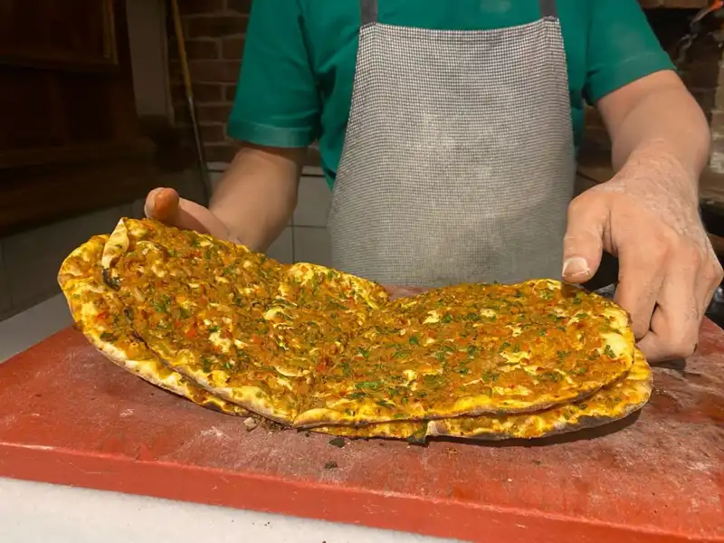 İstanbul'da Lahmacun Fiyatları: Semtler Arası Farklar Neden Bu Kadar Büyük?