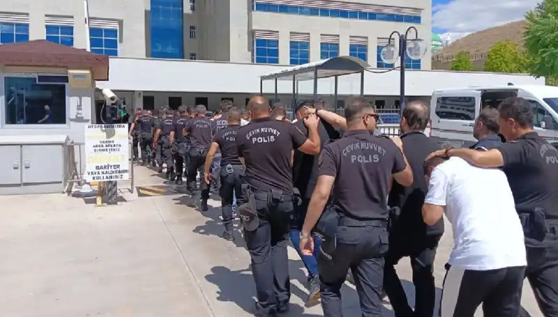 Ankara'da Tehditten Haraç Kesilen Çeteye Dev Operasyon: Suç Şebekesinde Avukatların Rolü