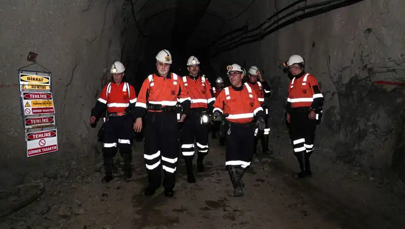 Bakan Işıkhan, Altın Madeni Ziyaretinde Yatırımları Hızlandıracak Açıklamalarda Bulundu