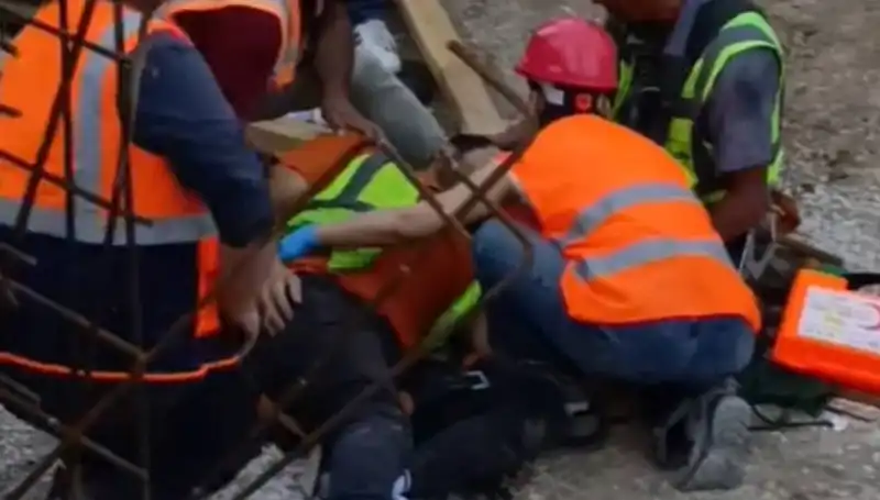 Adana'da İnşaatta Korkunç Kaza: İki İşçi Yaralandı!
