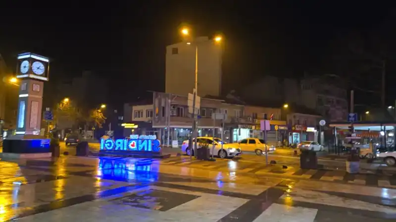 Sındırgı'da 5.1 Büyüklüğünde Deprem: Halk Tedirgin, Yetkililer Harekete Geçti