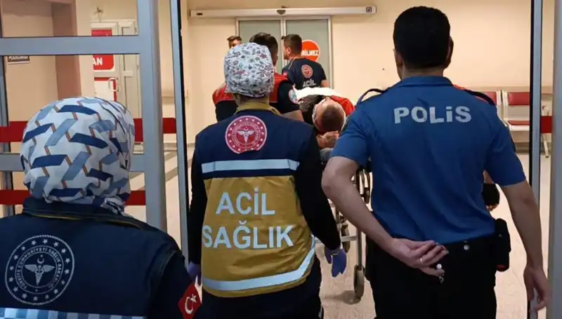 Ankara'da Trafik Kazası: Polis Ekiplerinin Müdahale Ettiği İki Yaralı