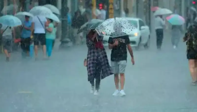 Meteoroloji'den Uyarı: İstanbul'da Sağanak, Yangın Bölgesinde Kuvvetli Rüzgar Tehlikesi Var