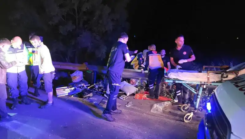 Ankara'da Minibüs Kazası: Panik İçinde Savrulan Yolcular Ve Acil Müdahale